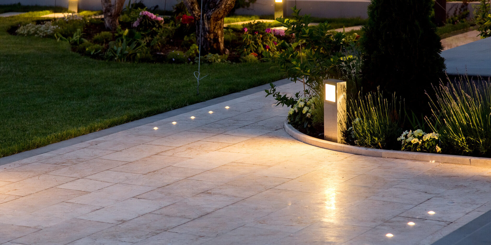 LANDSCAPE LIGHTING IDEAS FOR YOUR LANDSCAPE